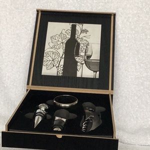 Leed’s Wine Accessories. New In Box
